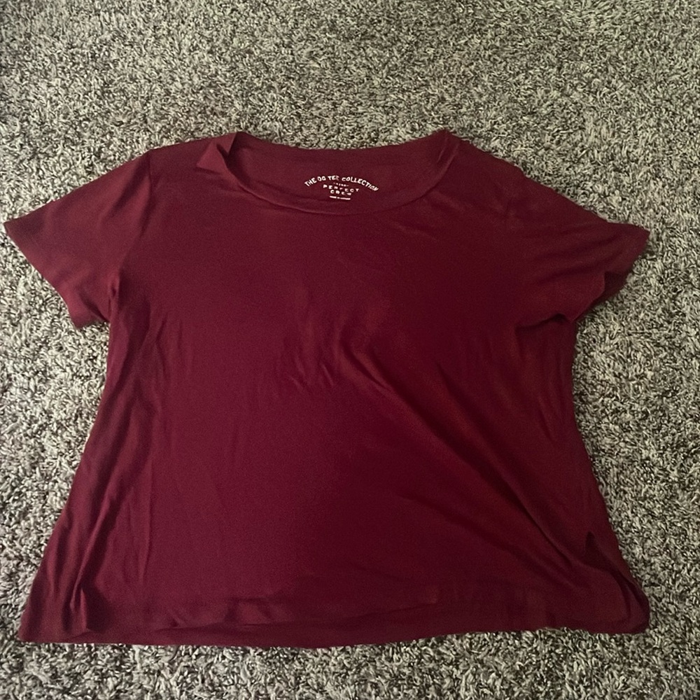 Maroon flowy tshirt